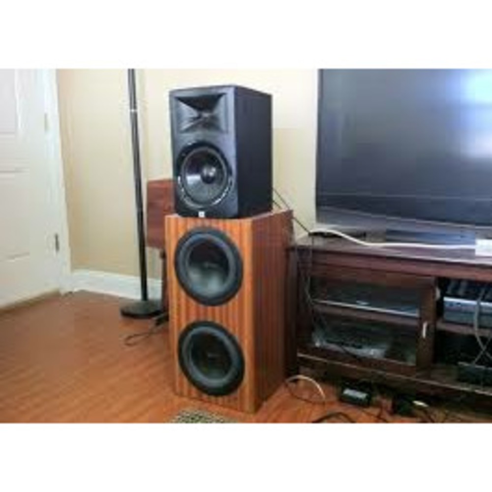 Студийный монитор активный JBL LSR308