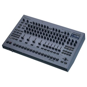 Драм-машина Roland TR-1000