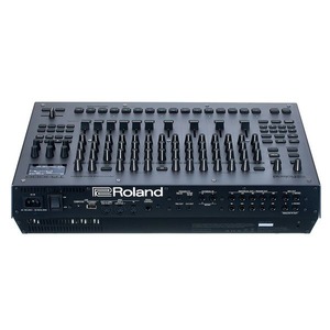 Драм-машина Roland TR-1000
