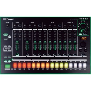 Драм-машина Roland TR-8