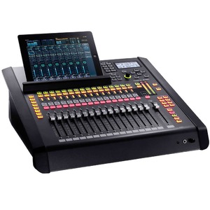 Цифровой микшер Roland M-200i