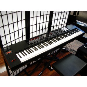 Цифровой синтезатор Roland FA-08
