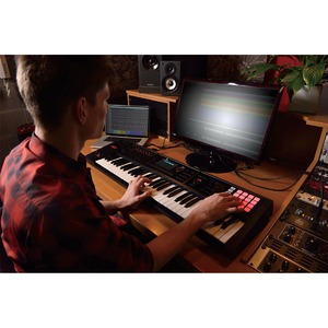 Цифровой синтезатор Roland FA-06