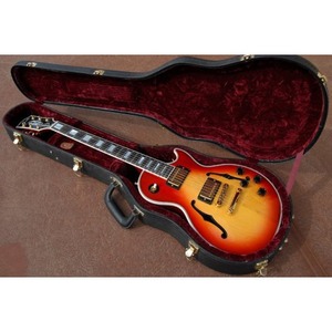 Электрогитара Les Paul Gibson Custom Les Paul Custom Heritage Cherry Sunburst Gold