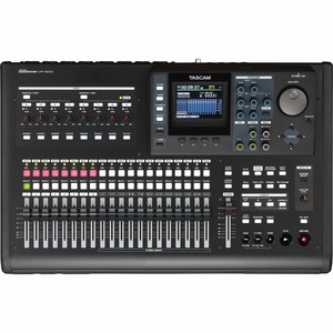 Студийный рекордер/проигрыватель TASCAM DP-32SD