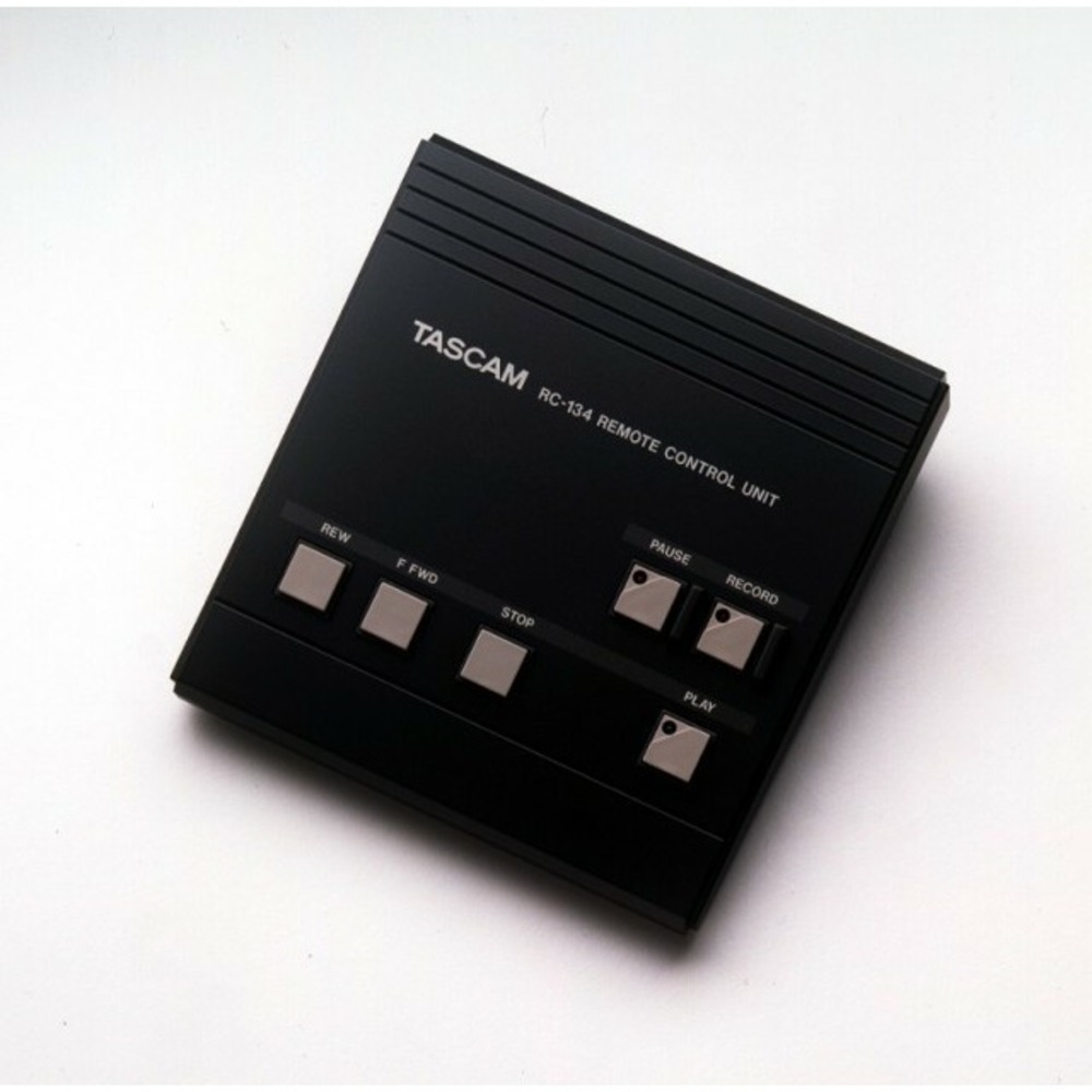 Кабель/аксессуар для студийного оборудования TASCAM RC134
